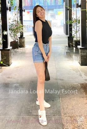 Esah Escort Girl Cyberjaya ID-CHU11757 Kuala Lumpur