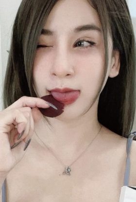 Nora Freelance Girl Mont Kiara ID-UQR40379 KL