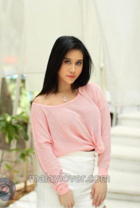 Fitri Escorts Girl Petaling Jaya ID-WAX42325 KL