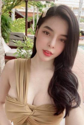 Julie Local Girl Chinatown ID-XNZ30240 KL