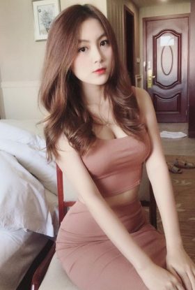 Apple Freelance Girl KLCC ID-KTH30723 Kuala Lumpur